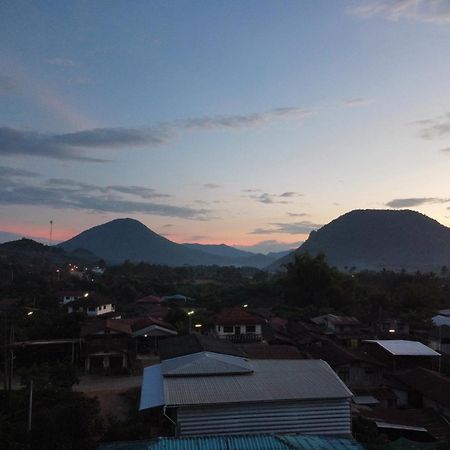 Positive Energy Homestay And Guide In Chiangkhan تشيانغ خان المظهر الخارجي الصورة